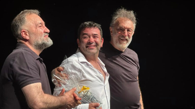 istanbulun-en-guzel-kizi-oyunu-12-frankfurt-turk-tiyatro-festivalinde-sahnelendi-VLT8wqTX.jpg