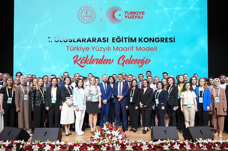 bakan-tekin-egitim-ve-ogretim-sureclerimizin-dinamik-olmasini-istiyoruz-IpF2ELTS.jpg