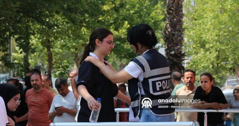 icisleri-yksde-gorev-alan-polis-ve-jandarma-sayisini-acikladi-JmBfjNnk.jpg