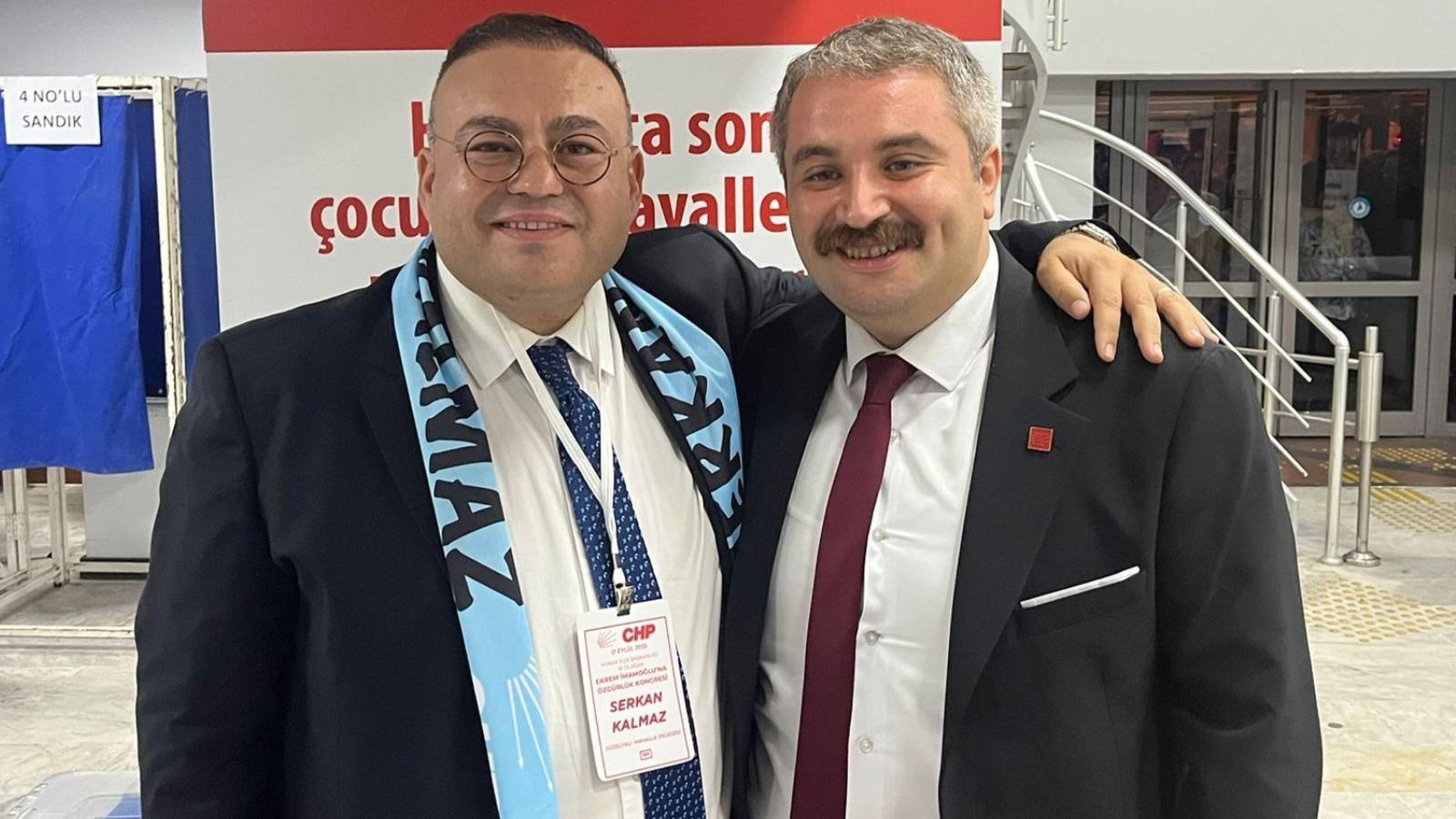 chp konak ilce kongresinde iki adayli yarisin kazanani serkan kalmaz oldu vmz4zBrk