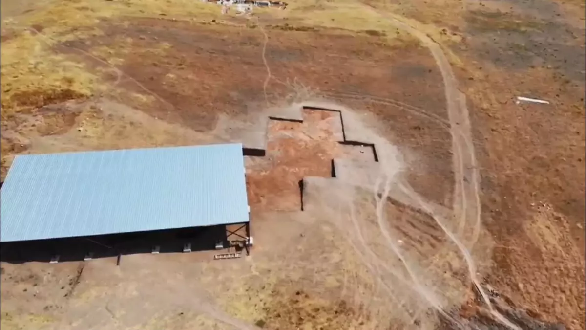 kulluobada 5000 yillik mezarlar bulundu UGZnKpw2