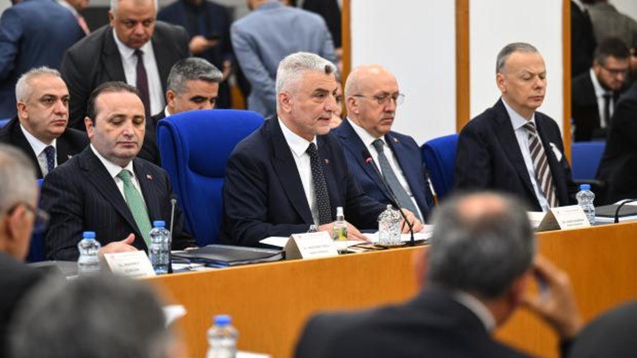 bakan bolat agustos ayi cari hesap 55 milyar dolar ile tum zamanlarin rekorunu kirdi THOWnyGy.jpg