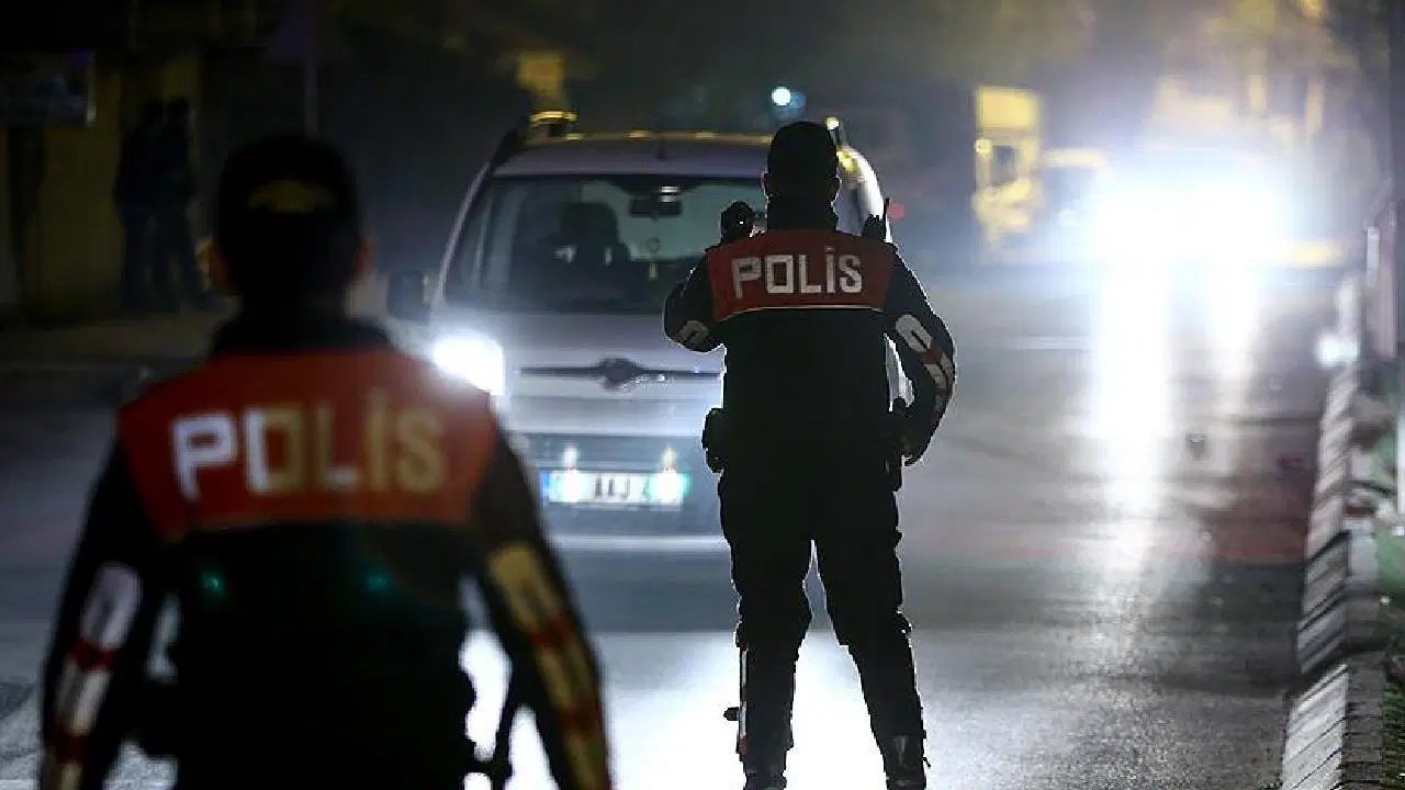 istanbulda huzur operasyonu bini askin kisi gozaltina alindi fLKuXNDn.jpg