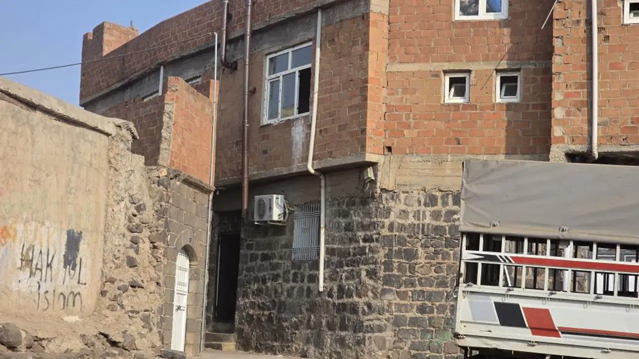 sanliurfada bir evde silahli catisma 1 kisi oldu 8 gozalti var EJGuBc6e.jpg