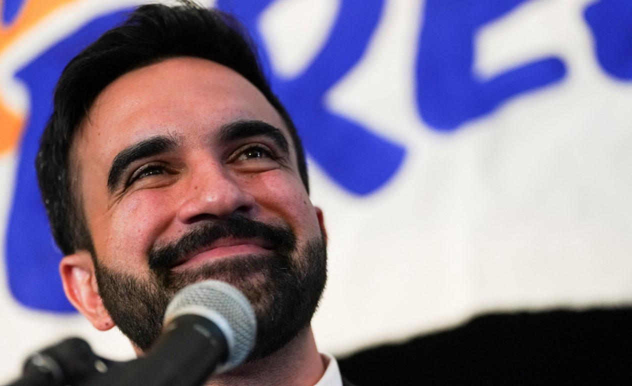 zohran mamdani kimdir nereli kac yasinda new yorkun ilk musluman belediye baskani zohran mamdaninin biyografi bilgileri GUYPczRS.jpg